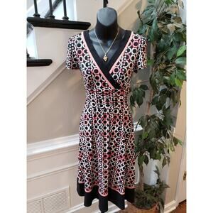 Sandra Darren Dress Women 6 Black Pink White Geometric Print Fit Flare V-Neck